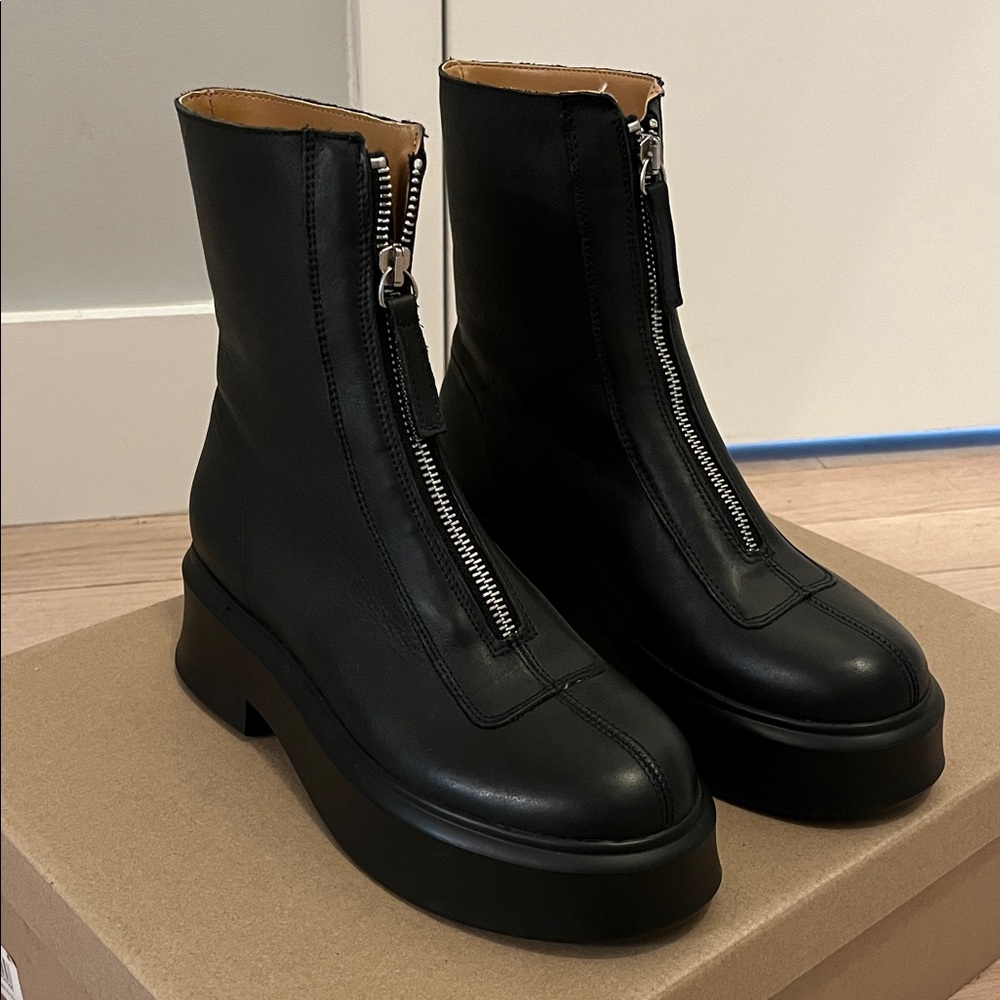 NEW Steve Madden Black Ankle Boots
